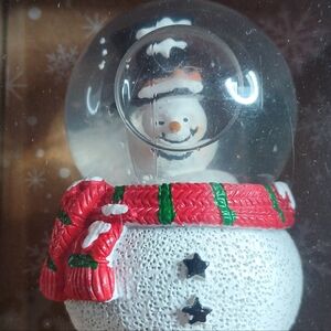 Festive Snowman Wine Stopper Wild Eye Designs 5" Tall Snow Globe Gifts Holidays